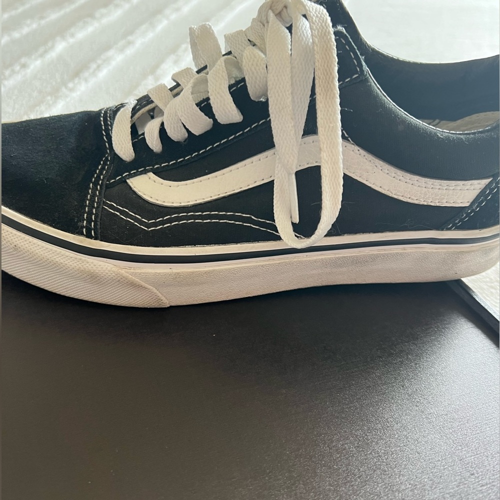 Old Skool Vans Shoe, size 8 women